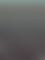 Palestinos contam com painéis solares para se comunicarem com amigos e familiares em meio a interrupções no fornecimento de eletricidade