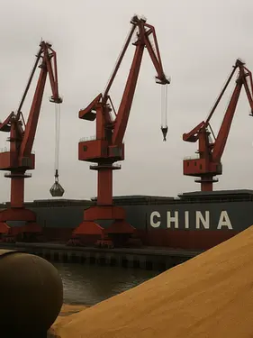 China Reduz Importações de Petróleo e Grãos e Impacta Mercados Globais