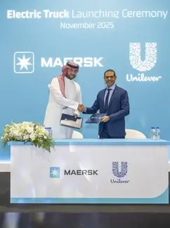 Maersk e Unilever inauguram nova era da logística verde na Arábia Saudita com primeira van elétrica do país