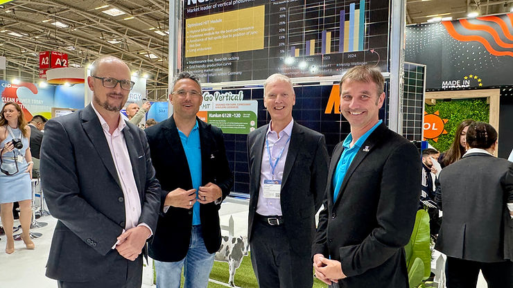 Huasun Energy y Next2Sun firman una alianza para sistemas fotovoltaicos bifaciales verticales en Europa