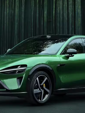 ESTRATÉGIAS DIVERGENTES: COMO A XIAOMI CONQUISTOU O MERCADO DE VEÍCULOS ELÉTRICOS ONDE A APPLE FRACASSOU