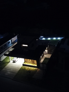 Família conclui 100% da transição energética com geração solar, bateria e veículo elétrico