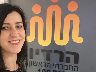 Contemporary fine artist Yana Stup interviewed by curator Yehuda Rachanyev on the Pandora's Box radio show
