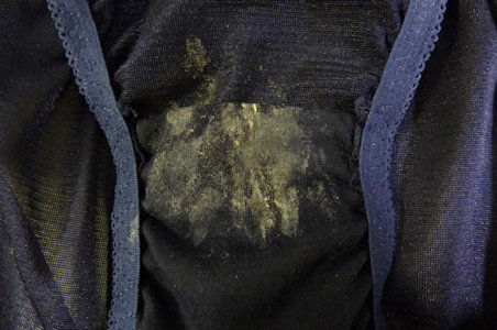 サムネイル： みいなちゃん（新人）の２日穿きパンツ（ヌード写真付き）