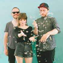 ce5364116a566f3c9d513ce7ae9aa669--chvrches-lauren-mayberry.jpeg