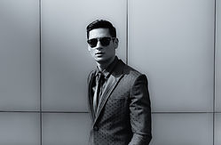 Élégant jeune homme Beau