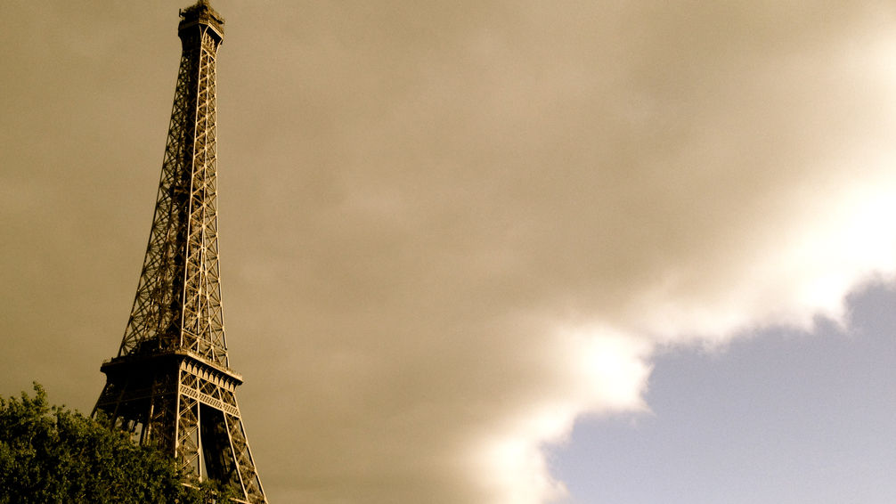 EIFFEL TOWER another view and private boat experience from the river
