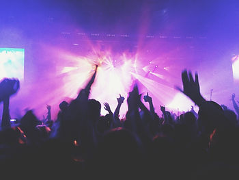 Assistez à un festival entre amis