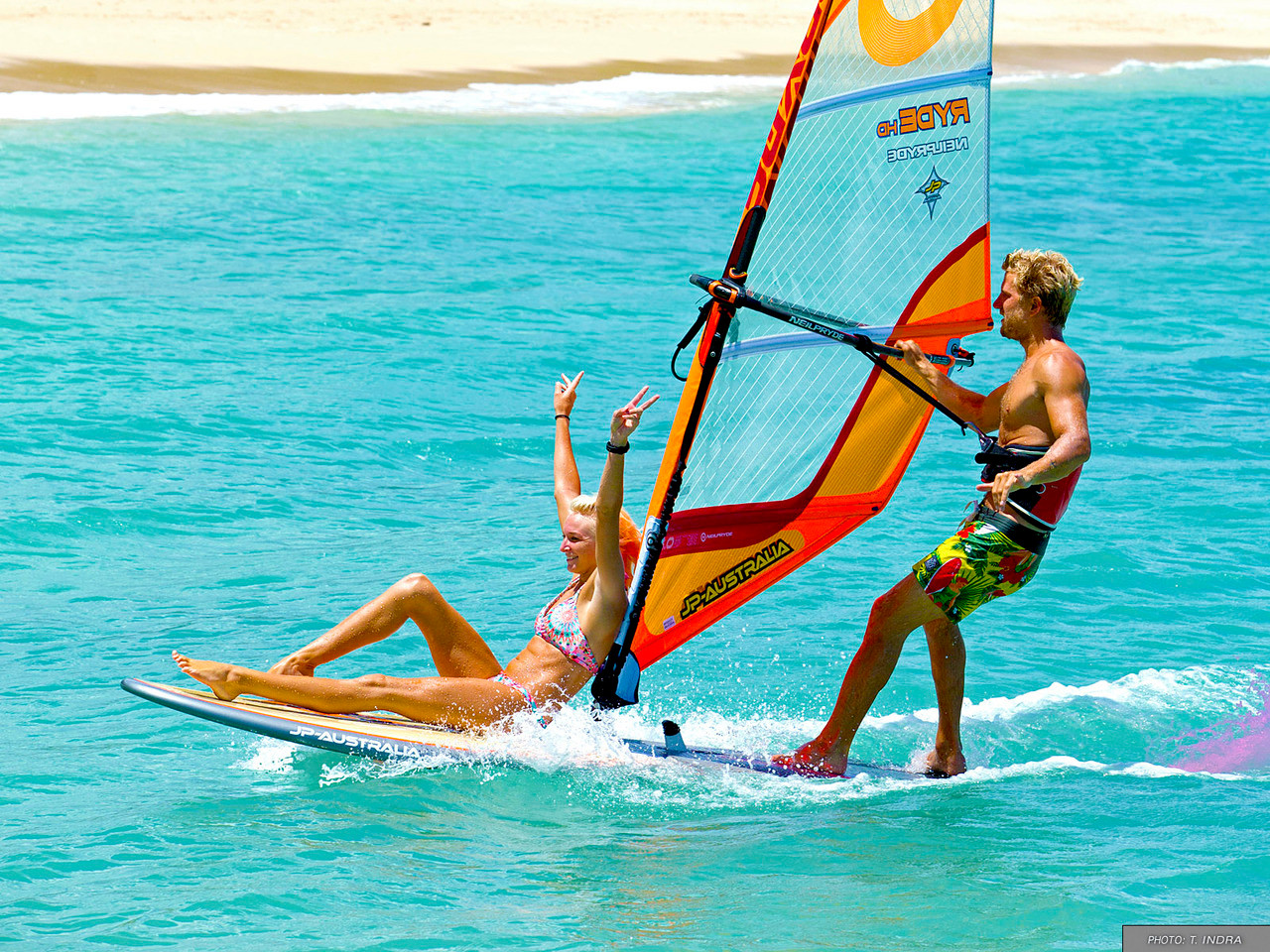 LEARN WINDSURFING