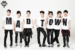 Mad Town Foto Grupal Teaser