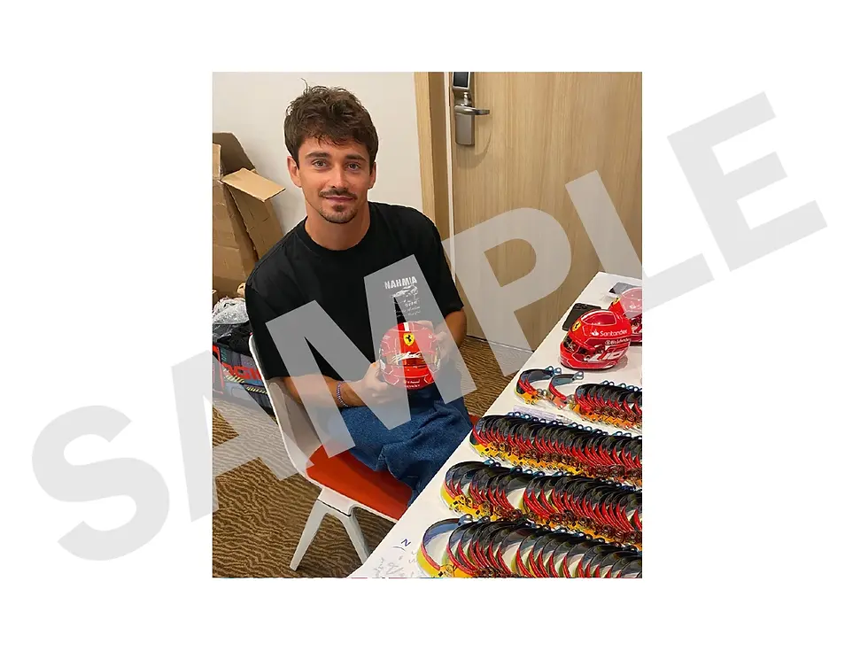 Miniature : Mini Casque Formule 1 Scuderia Ferrari 2024 1:2 Bell signé par Charles Leclerc