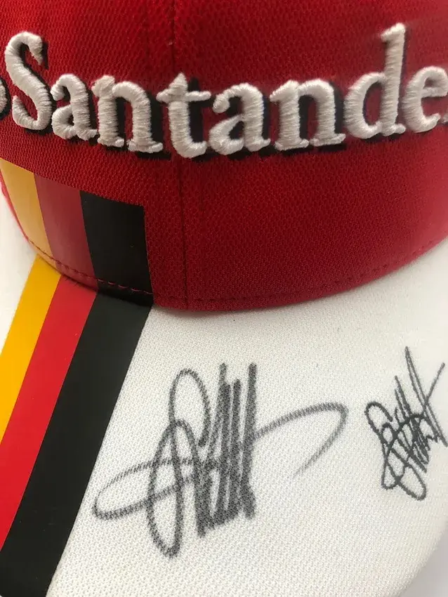 Miniature : Casquette F1 Formule 1 Ferrari 2017 Puma Exclusive Pro signée Sebastian Vettel