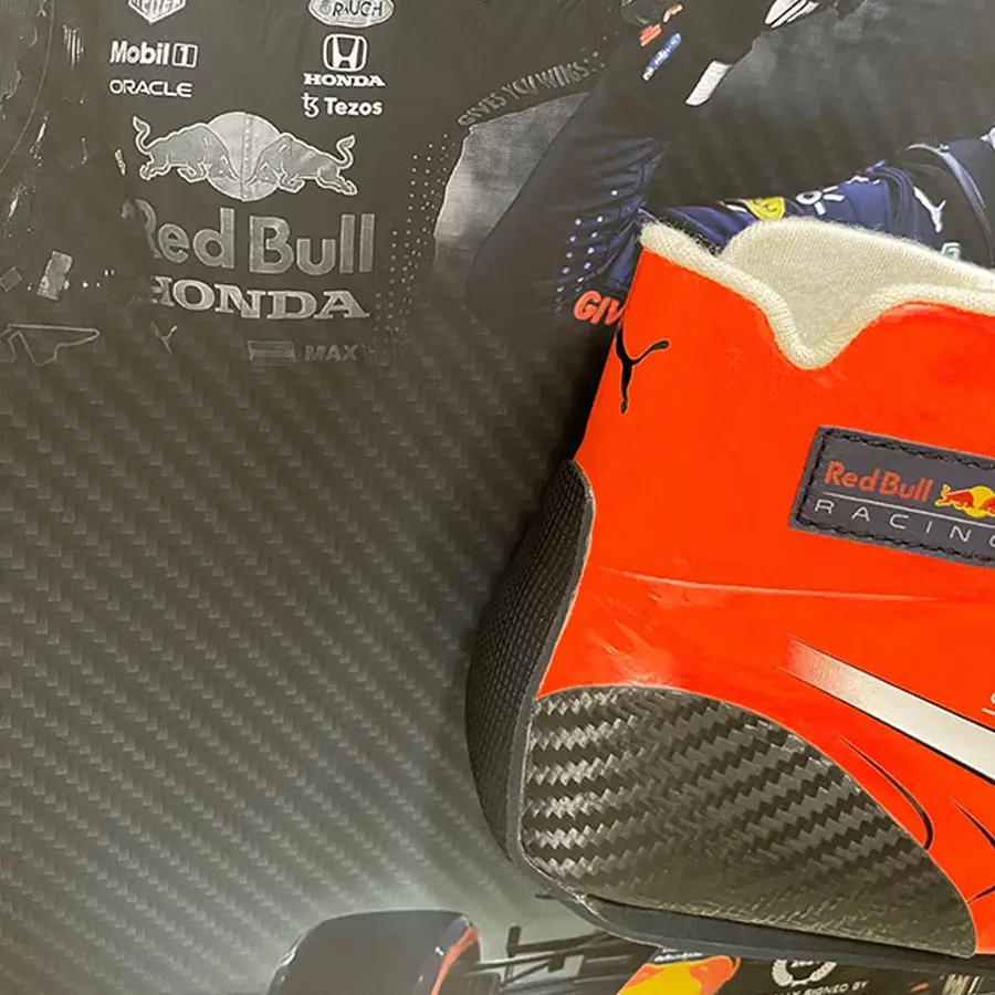 Miniature : Chaussure F1 Formule 1 Red Bull Racing 2021 Puma Speedcat signée Max Verstappen