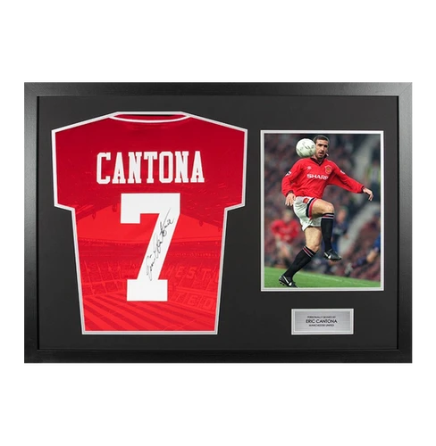 Maillot de Manchester United 1996-98 signé par Eric Cantona Maillot de Manchester United 1996-98 signé par Eric Cantona