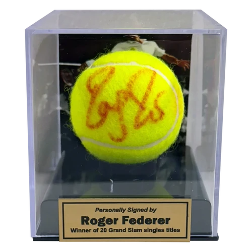 Balle de tennis utilisée à Wimbledon 2008 et signée par Roger Federer Balle de tennis utilisée à Wimbledon 2008 et signée par Roger Federer
