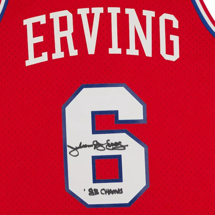 Miniature : Maillot Philadelphia 76ers 1983 Away swingman signé & dédicacé par Julius Erving