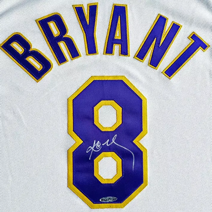Miniature : Maillot NBA Los Angeles Lakers Home Pro Cut signé par Kobe Bryant et encadré