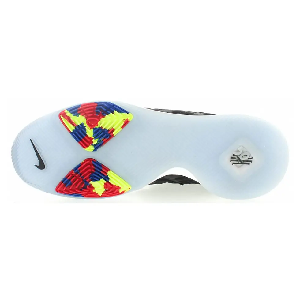 Miniature : Chaussure basket NBA Nike Kyrie 3 signée par Kyrie Irving