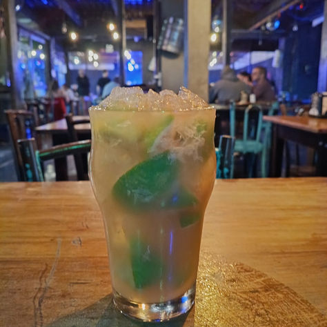 Caipira de 3 limões, do Estação PG Gastrobar