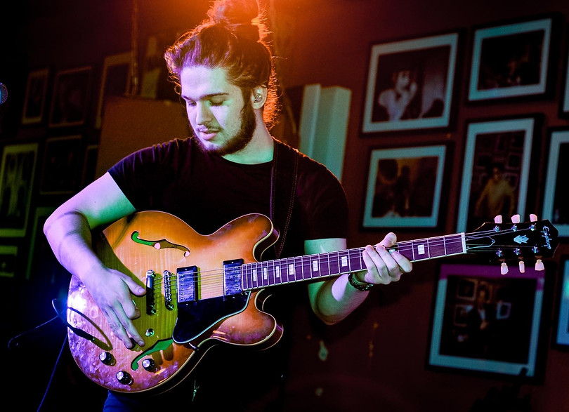 Home Guitar Lessons UK