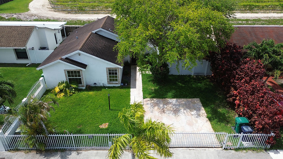 12618 SW 211th Ter MIAMI, FL 33177