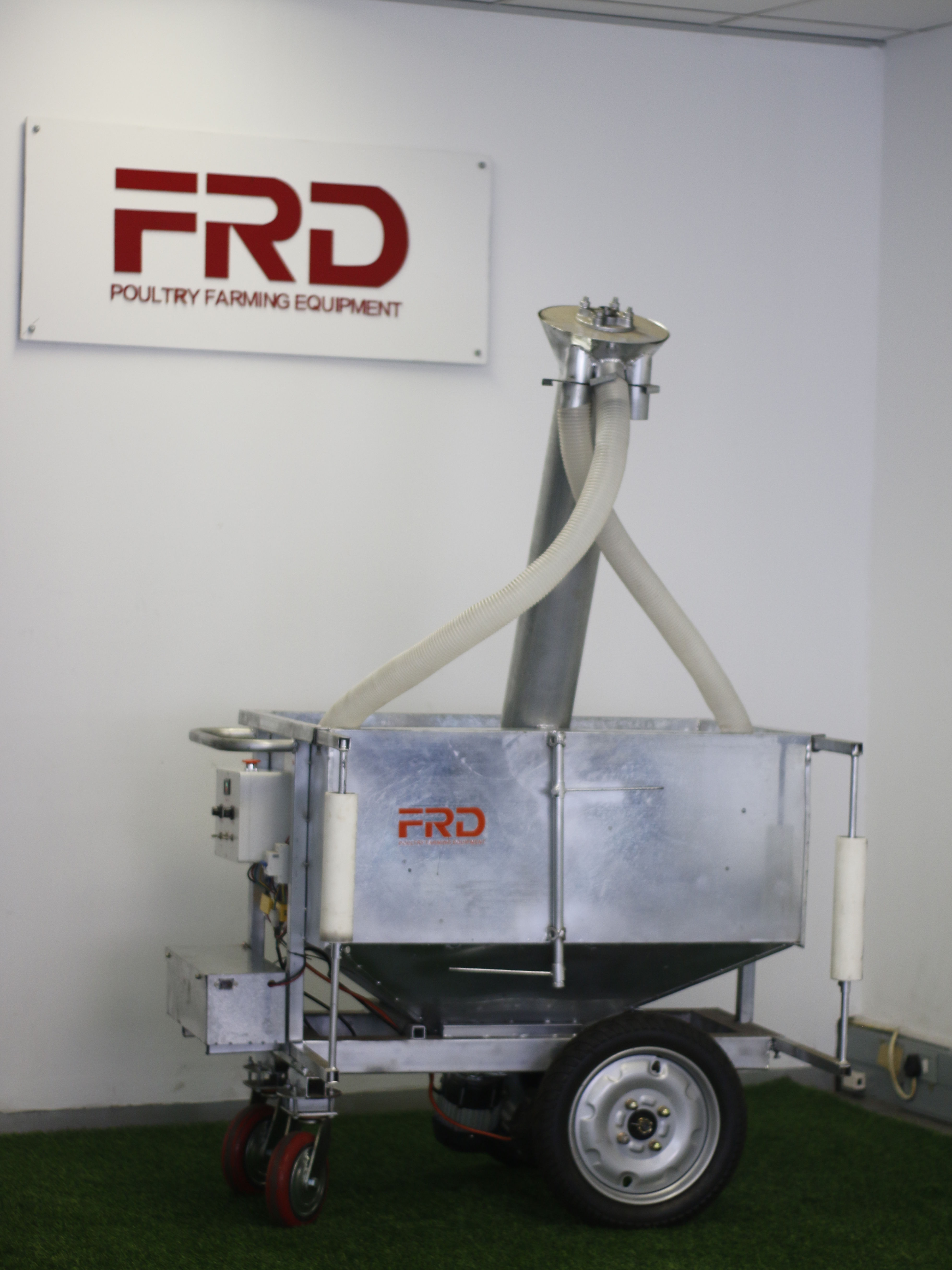 Automatic Walking Feed Cart