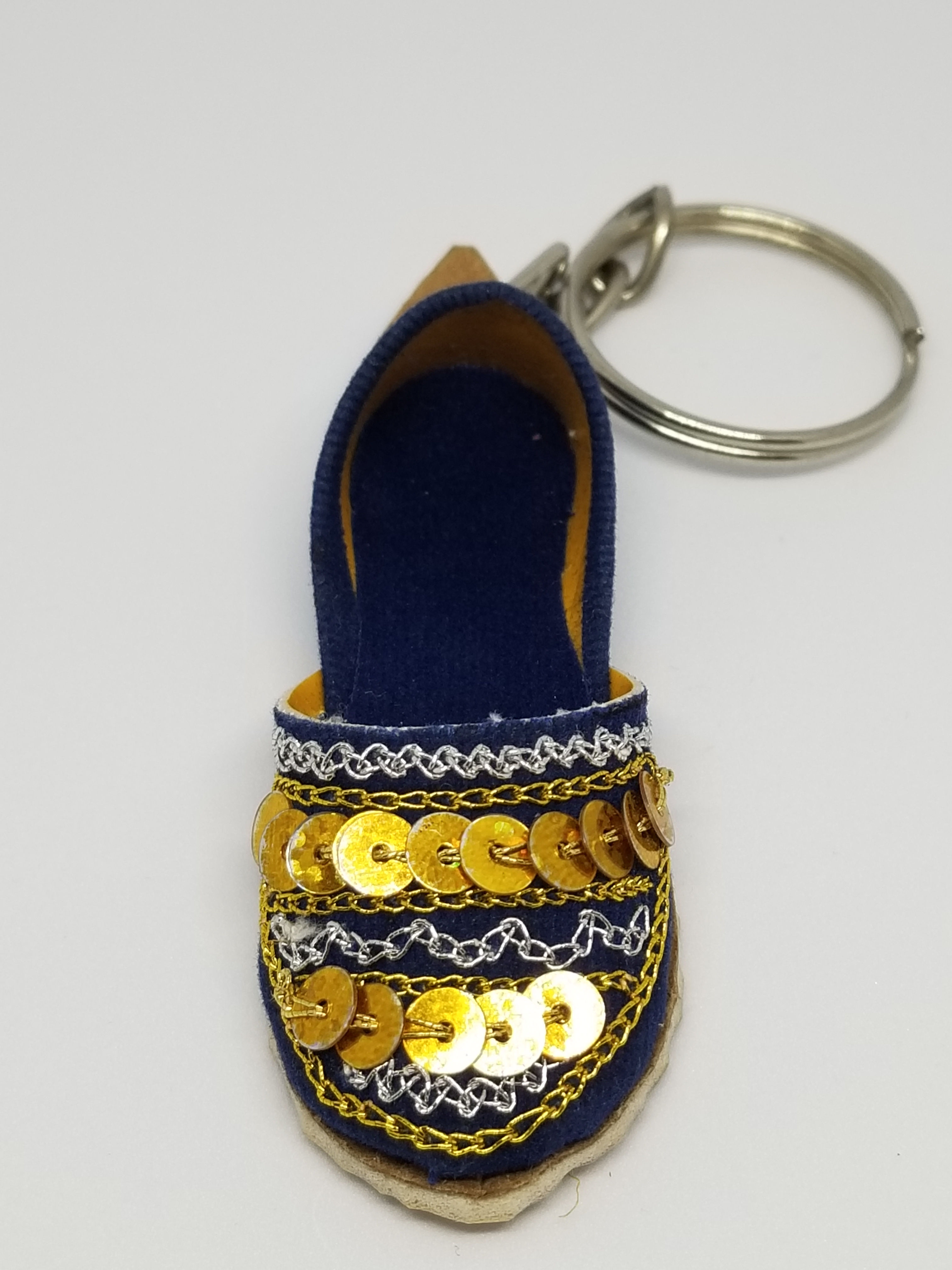 クッサのキーホルダー紺＆ゴールド
