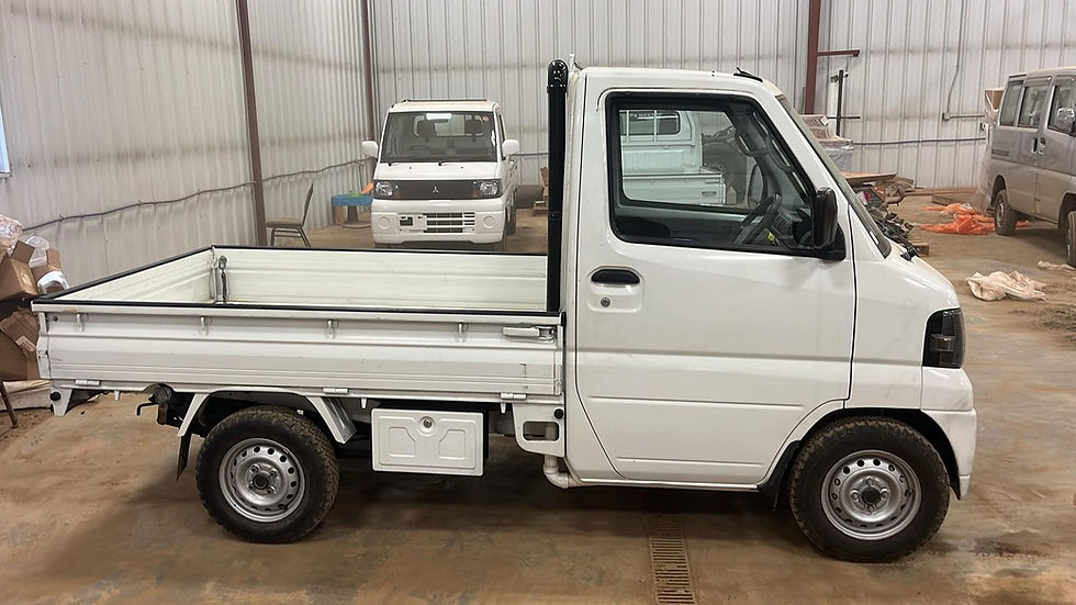 **SOLD**   2006 Mitsubishi