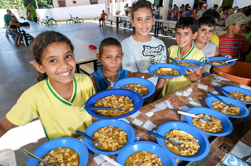 Escolas do Estado poderão adquirir produtos da agricultura familiar