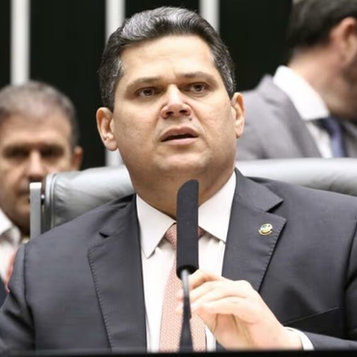 Presidente do Senado mantém quebra de sigilos de Lulinha