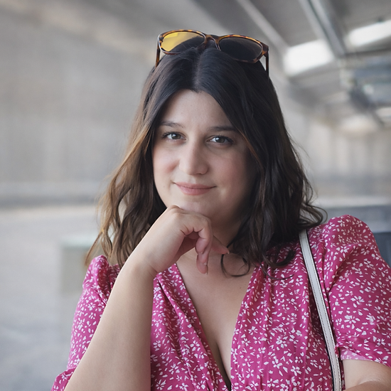 Κατερίνα Καραμπά life coach και Reiki master σε συνεδρία καθοδήγησης