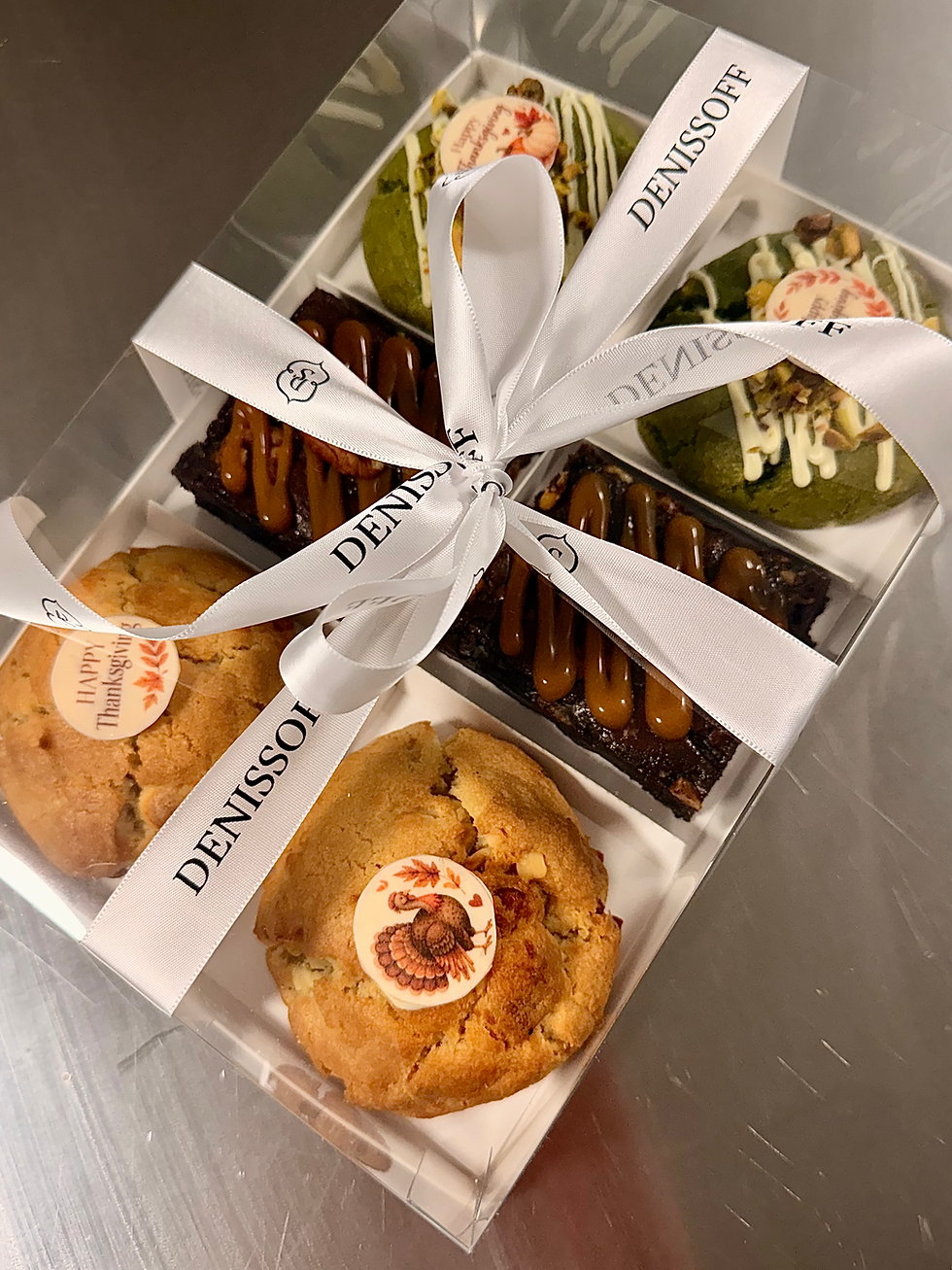 Thumbnail: Thanksgiving Dessert Gift Box
