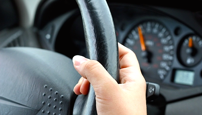 por qué me vibra el volante
