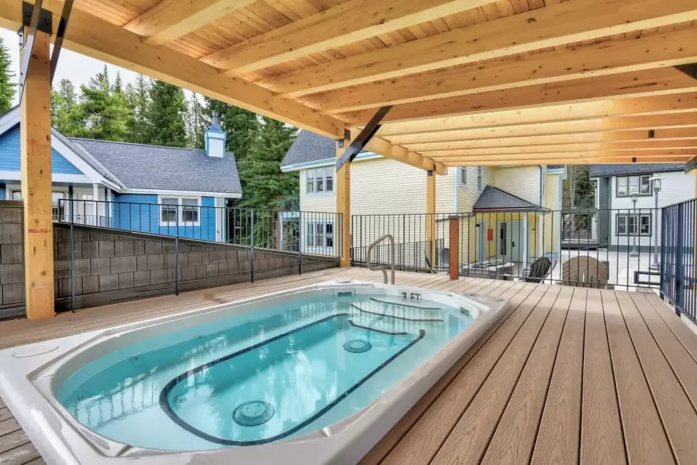 The hottub at the wedgewood lodge.