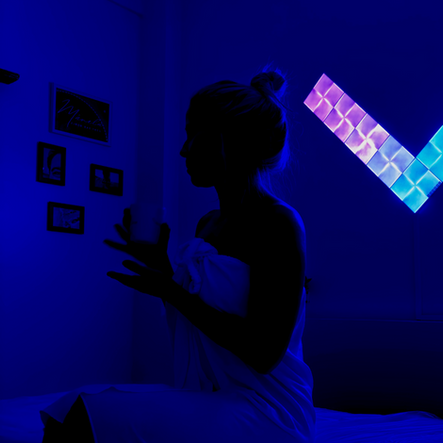 Rituais SPA Prestige
Os Rituais SPA Prestige representam o nível mais elevado de cuidado, sofisticação e bem-estar. Constituem experiências premium, concebidas como protocolos completos e integrados que combinam tratamentos faciais, corporais, de pernas e braços, envolvendo igualmente uma experiência sensorial completa, em que a atmosfera, os aromas, a sonoridade e a iluminação são cuidadosamente harmonizados para potenciar um relaxamento profundo e uma experiência global de bem-estar.
Cada ritual distingue-se pelas suas técnicas exclusivas, personalização e abordagem profissional, garantindo resultados visíveis e uma experiência sensorial de excelência.
Nestes rituais são utilizados, em exclusivo, produtos da Thalgo, uma marca de referência mundial em cosmética marinha profissional, reconhecida internacionalmente pela sua eficácia, qualidade e inovação científica.
A coleção Rituais SPA Prestige é composta por diferentes protocolos, cada um com objetivos, técnicas e seleções de produtos específicos.
Para mais informações ou aconselhamento personalizado, entre em contacto connosco.