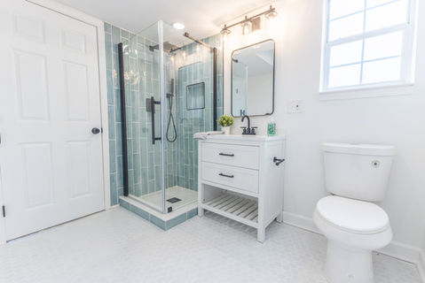 Tastefully updated kitchen in Metairie home.