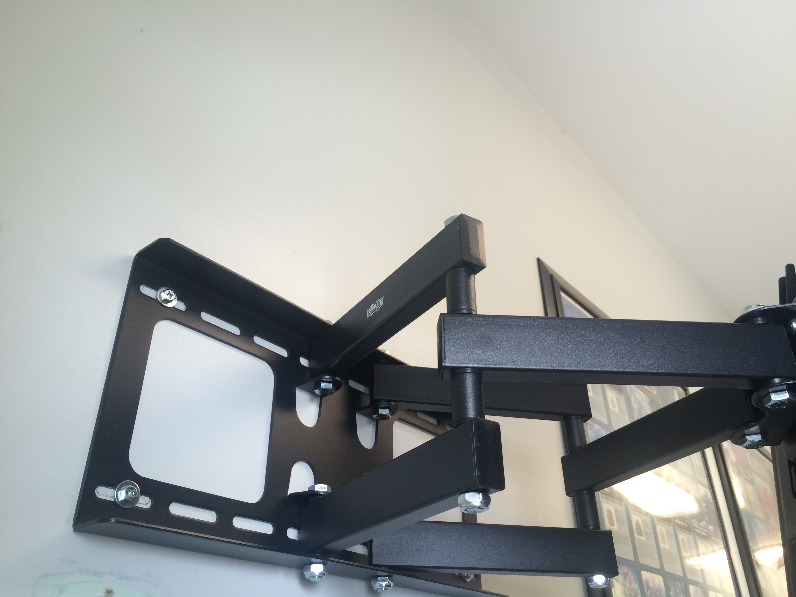 LCD/TV Screen Mounting