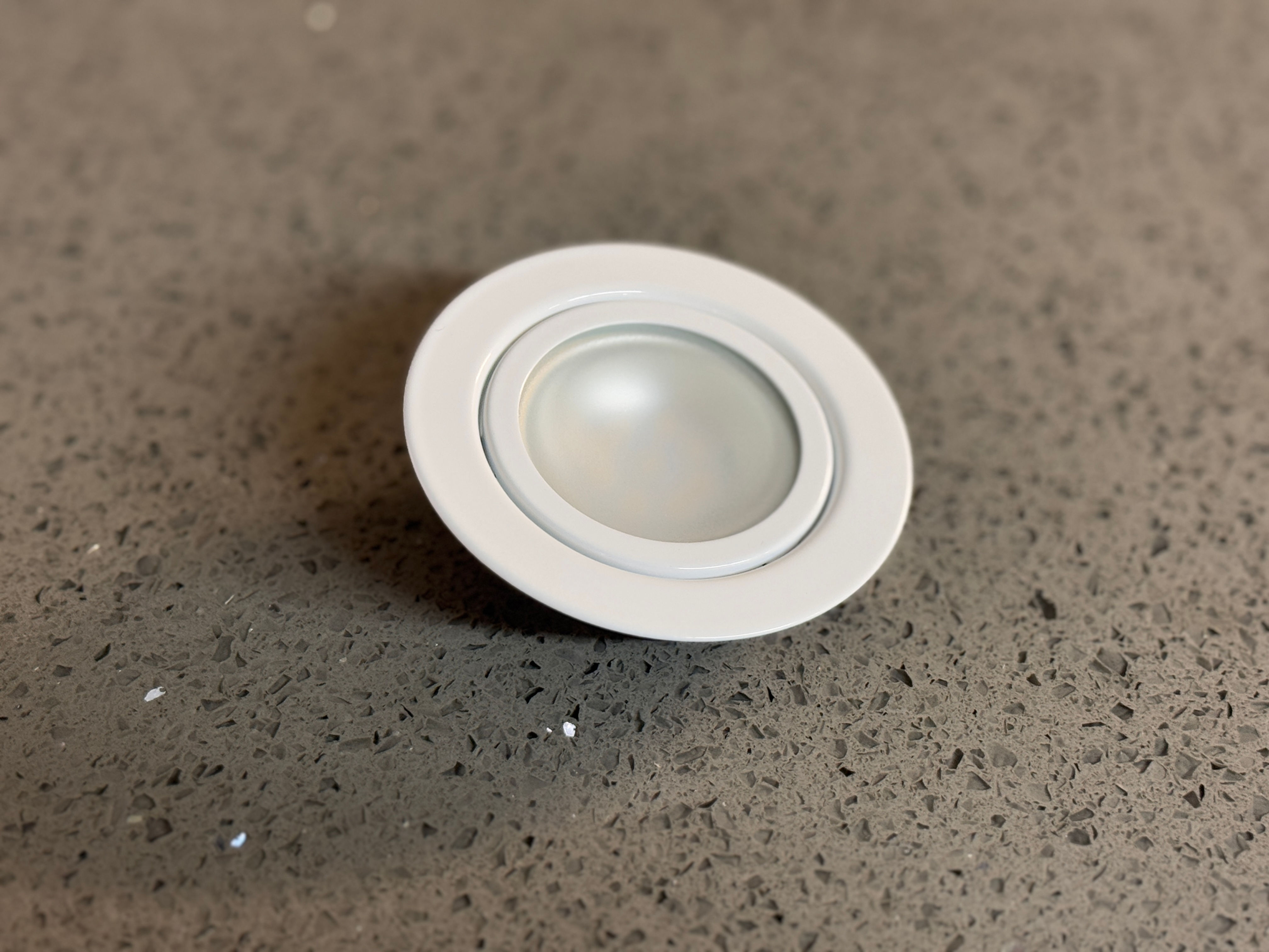 LED 2-3/4" (70mm) Puck Light / Undercabinet Light 12V 3W LED-MN-2219SM-3W