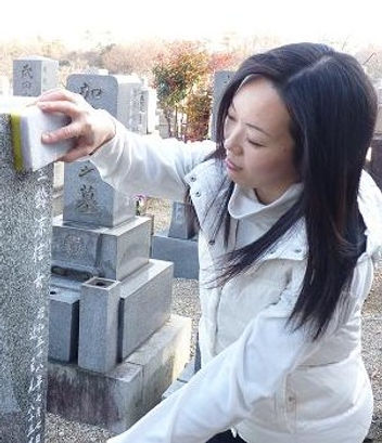 愛知県岐阜県三重県のお墓掃除、お墓清掃の施工中