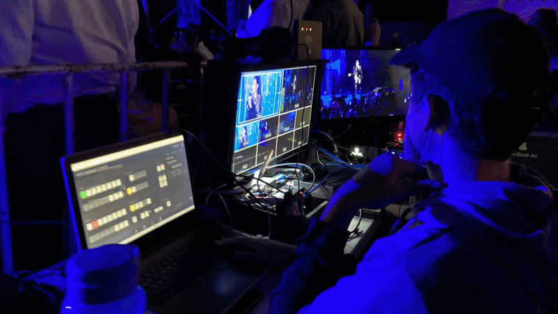 freepik_dynamic-shot-showig-all-the-equipment_kling_720p_16-9_24fps_52909-ezgif.com-video-