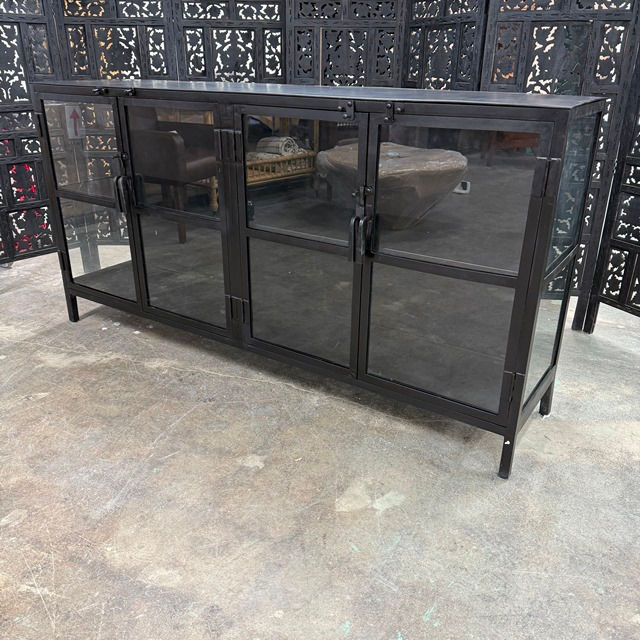 Wauna Four Door Buffet