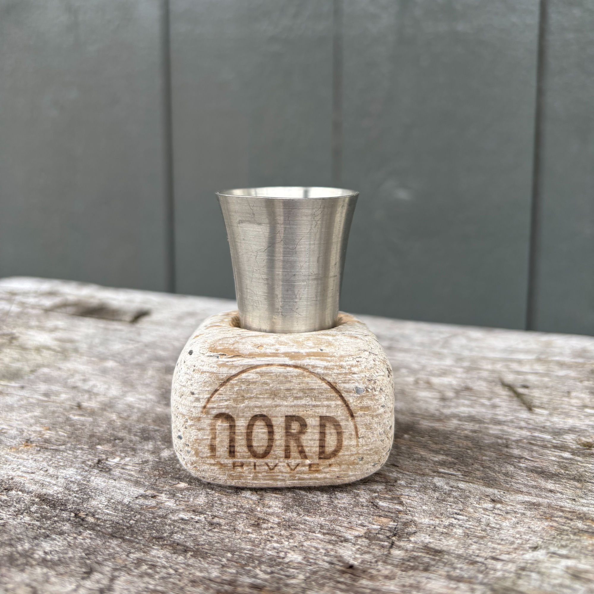 Tannpirker-holder drivved