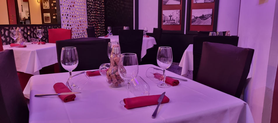 Enjoy-Deruta-Perugia-Ristorante-Pizzeria-Bistrot-Pizze-Sala-Ristorante8.jpeg