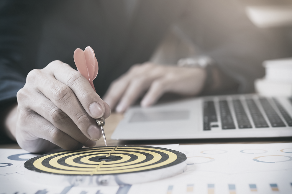 business-strategy-success-target-goals_e