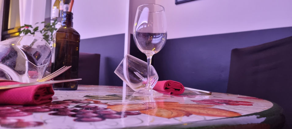 Enjoy-Deruta-Perugia-Ristorante-Pizzeria-Bistrot-Pizze-Sala-Pizzeria4.jpeg