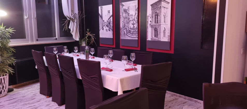 Enjoy-Deruta-Perugia-Ristorante-Pizzeria-Bistrot-Pizze-Sala-Ristorante1.jpeg