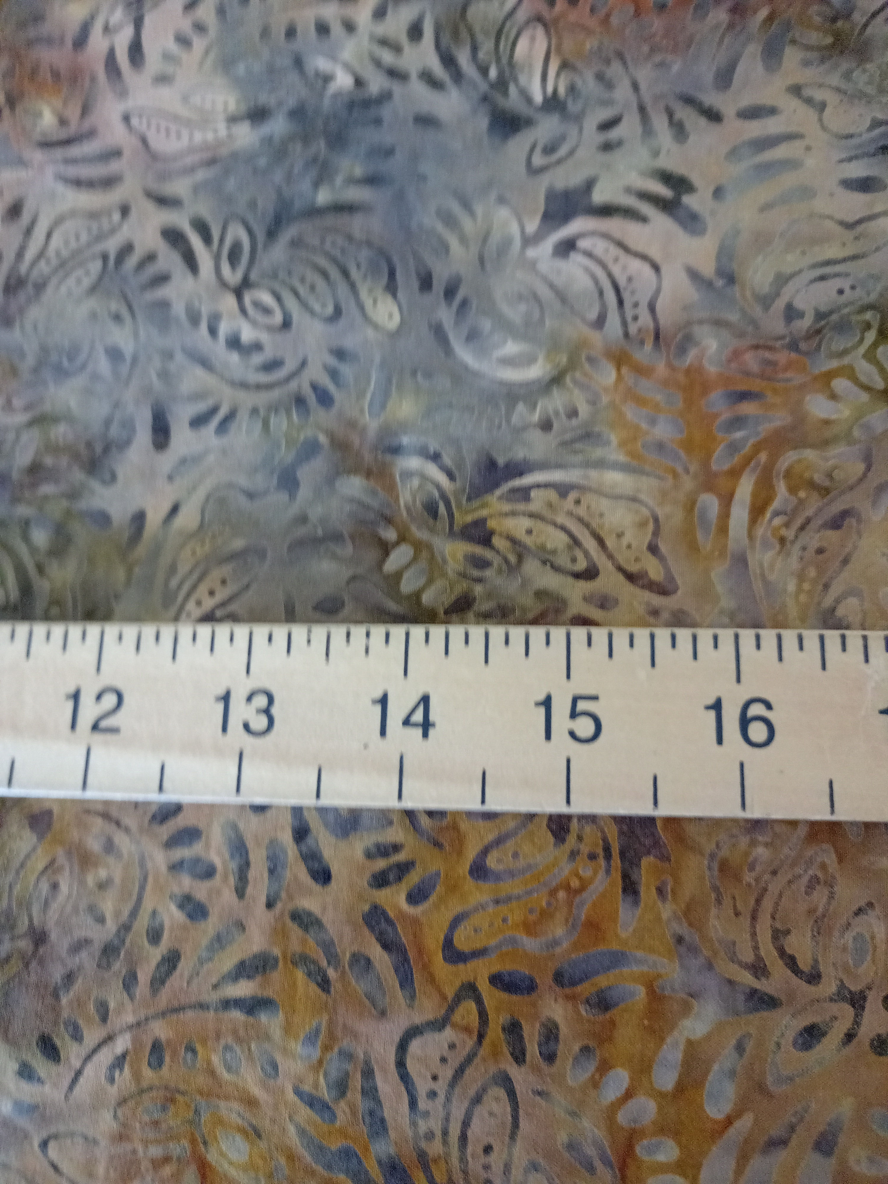 QS Mini Masquerade Autumn 115 inches wide