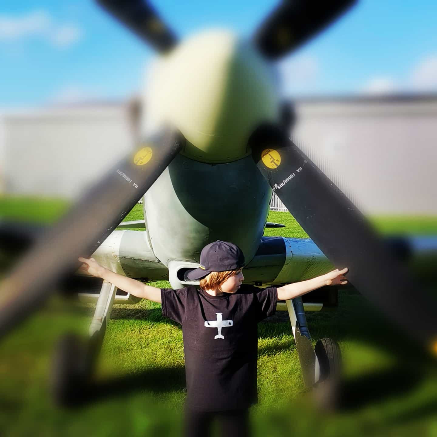kids plane tee