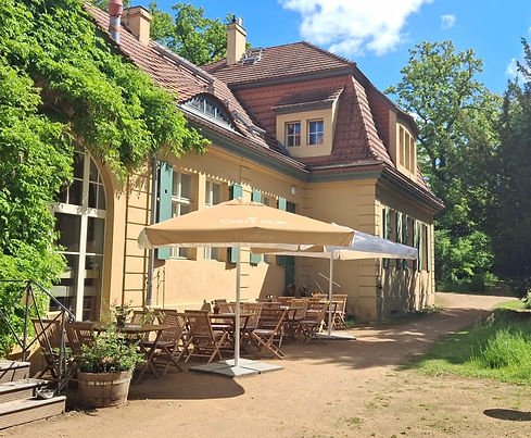 Kavaliershaus Krumke Terrasse.jpg