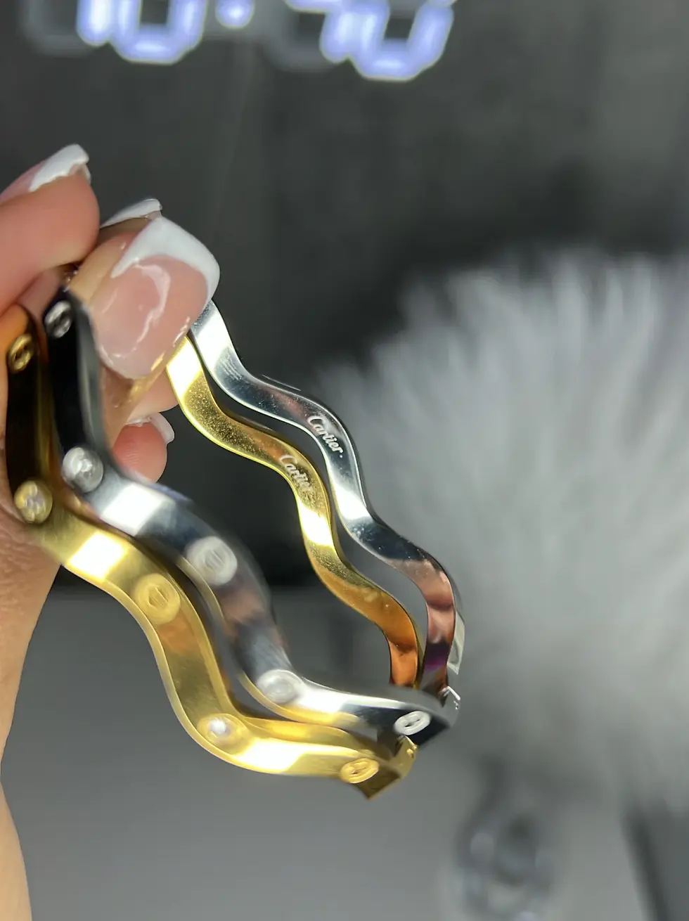 Thumbnail: (Stainless Steel) Wavy Base Bangle